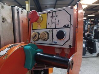 Nacelle à mât vertical JLG TOUCAN DUO