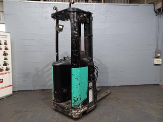 Gerbeur porté debout Caterpillar NSR16N