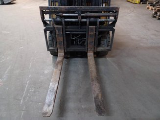 Chariot élévateur frontal 4 roues Caterpillar EP25K-PAC