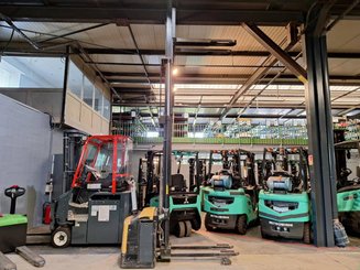 Gerbeur accompagnant Mitsubishi SBP16N2I