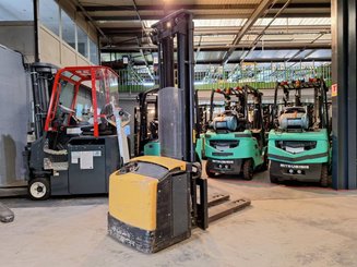 Gerbeur accompagnant Mitsubishi SBP16N2I