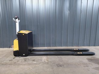 Transpalette accompagnant Caterpillar NPP20N2