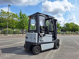 Chariot élévateur frontal 4 roues Yale ERP30 - 5