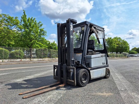 Chariot élévateur frontal 4 roues Yale ERP30 - 1