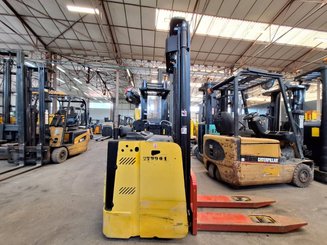 Gerbeur porté debout Hyster S1.5S