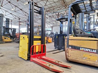 Gerbeur porté debout Hyster S1.5S