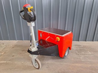 Tracteur de remorquage STI PTA1
