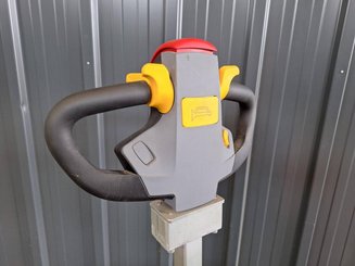 Tracteur de remorquage STI PTA1