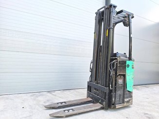 Gerbeur porté debout Caterpillar NSR16N