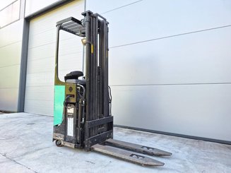 Gerbeur porté debout Caterpillar NSR16N