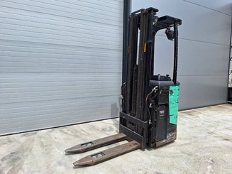 Gerbeur porté debout Caterpillar NSR16N