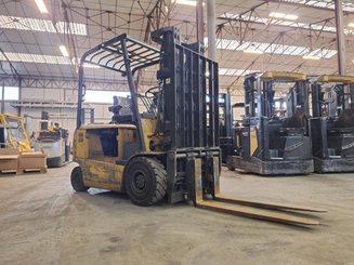 Chariot élévateur frontal 4 roues Caterpillar EP25K-PAC