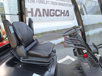Chariot élévateur frontal 4 roues Hangcha XF25G-2