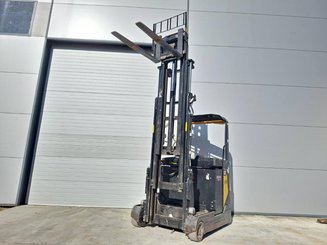 Chariot à mât rétractable Caterpillar NR16N2