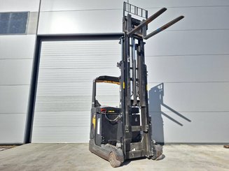 Chariot à mât rétractable Caterpillar NR16N2