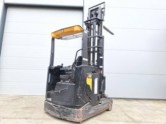 Chariot à mât rétractable Caterpillar NR16N2