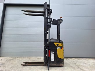 Gerbeur porté debout Caterpillar NSR20N