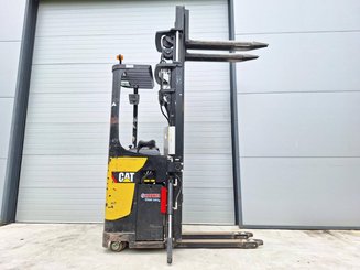 Gerbeur porté debout Caterpillar NSR20N