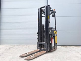 Gerbeur porté debout Caterpillar NSR20N