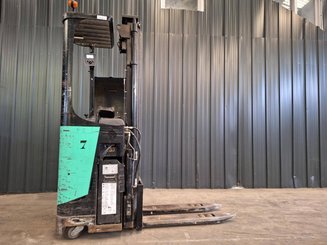 Gerbeur porté debout Caterpillar NSR16N