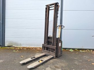 Gerbeur accompagnant Mitsubishi SBP12N - 5