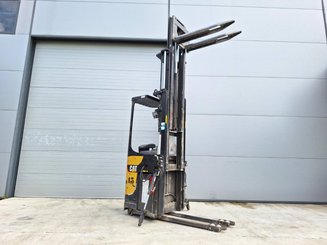 Gerbeur porté debout Caterpillar NSR20N