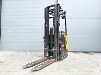 Gerbeur porté debout Caterpillar NSR20N
