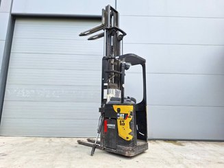Gerbeur porté debout Caterpillar NSR20N