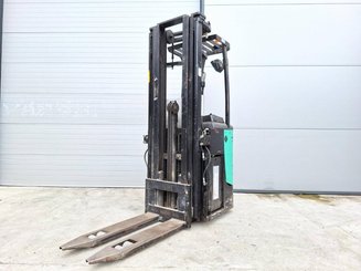 Gerbeur porté debout Caterpillar NSR20N