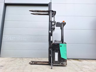 Gerbeur porté debout Caterpillar NSR20N