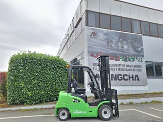 Chariot élévateur frontal 4 roues Hangcha XC35i