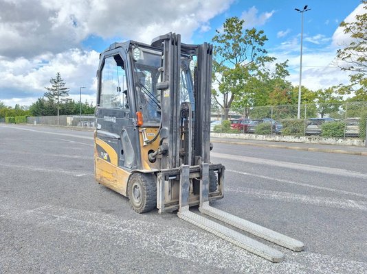 Chariot élévateur frontal 3 roues Caterpillar EP16NT - 1