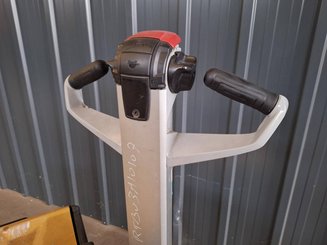 Transpalette accompagnant Caterpillar NPP20N2E