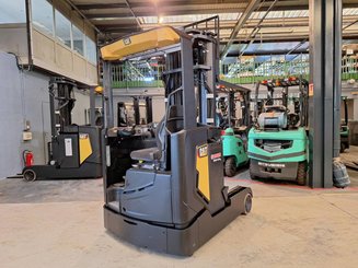 Chariot à mât rétractable Caterpillar NR16N2