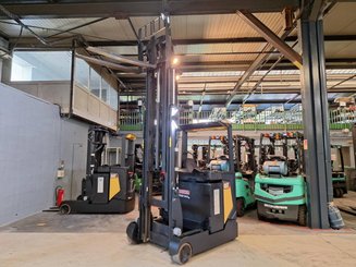 Chariot à mât rétractable Caterpillar NR16N2