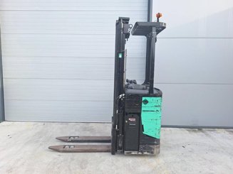 Gerbeur porté debout Caterpillar NSR16N