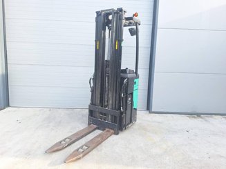 Gerbeur porté debout Caterpillar NSR16N