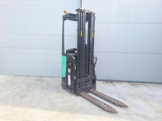Gerbeur porté debout Caterpillar NSR16N