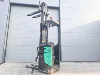Gerbeur porté debout Caterpillar NSR16N