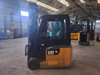 Chariot élévateur frontal 3 roues Caterpillar EP16CPNT