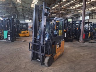 Chariot élévateur frontal 3 roues Caterpillar EP16CPNT