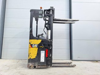 Gerbeur porté debout Caterpillar NSR20N