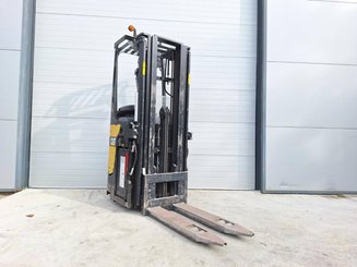 Gerbeur porté debout Caterpillar NSR20N