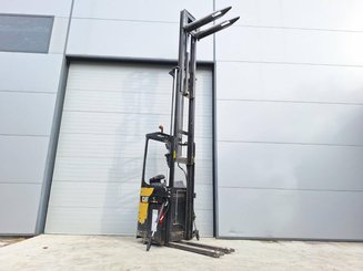 Gerbeur porté debout Caterpillar NSR20N