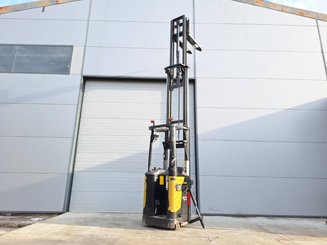 Gerbeur porté debout Caterpillar NSR20N