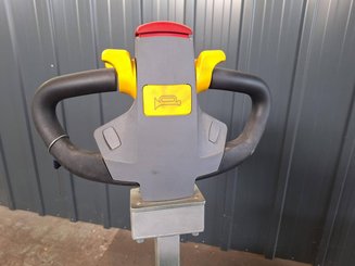 Tracteur de remorquage STI PTA2A