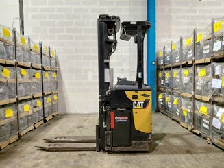 Gerbeur porté debout Caterpillar NSR20N