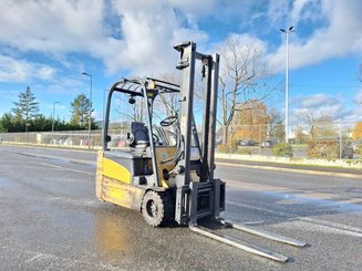 Chariot élévateur frontal 3 roues Caterpillar EP20NT - 1