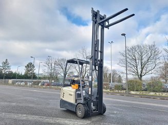 Chariot élévateur frontal 3 roues Crown SCT6020-1,6