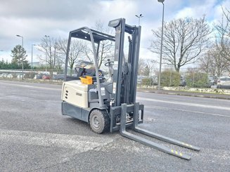 Chariot élévateur frontal 3 roues Crown SCT6020-1,6